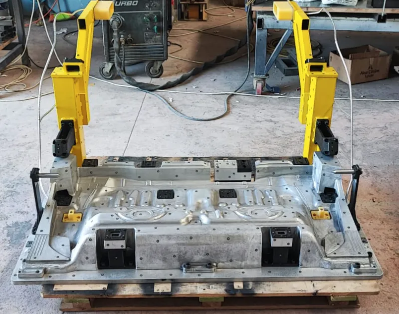 Dinamik ve Güvenlik Test ekipman imalatı - Otomotiv OEM standartlarına göre koltukların, fonksiyonel mukavemeti, güvenilirlik, akustik analiz, titreşim mukavemeti, konfor ve airbag patlatma testlerinin yapılabilmesine olanak sağlayan test ekipmanlarıdır.